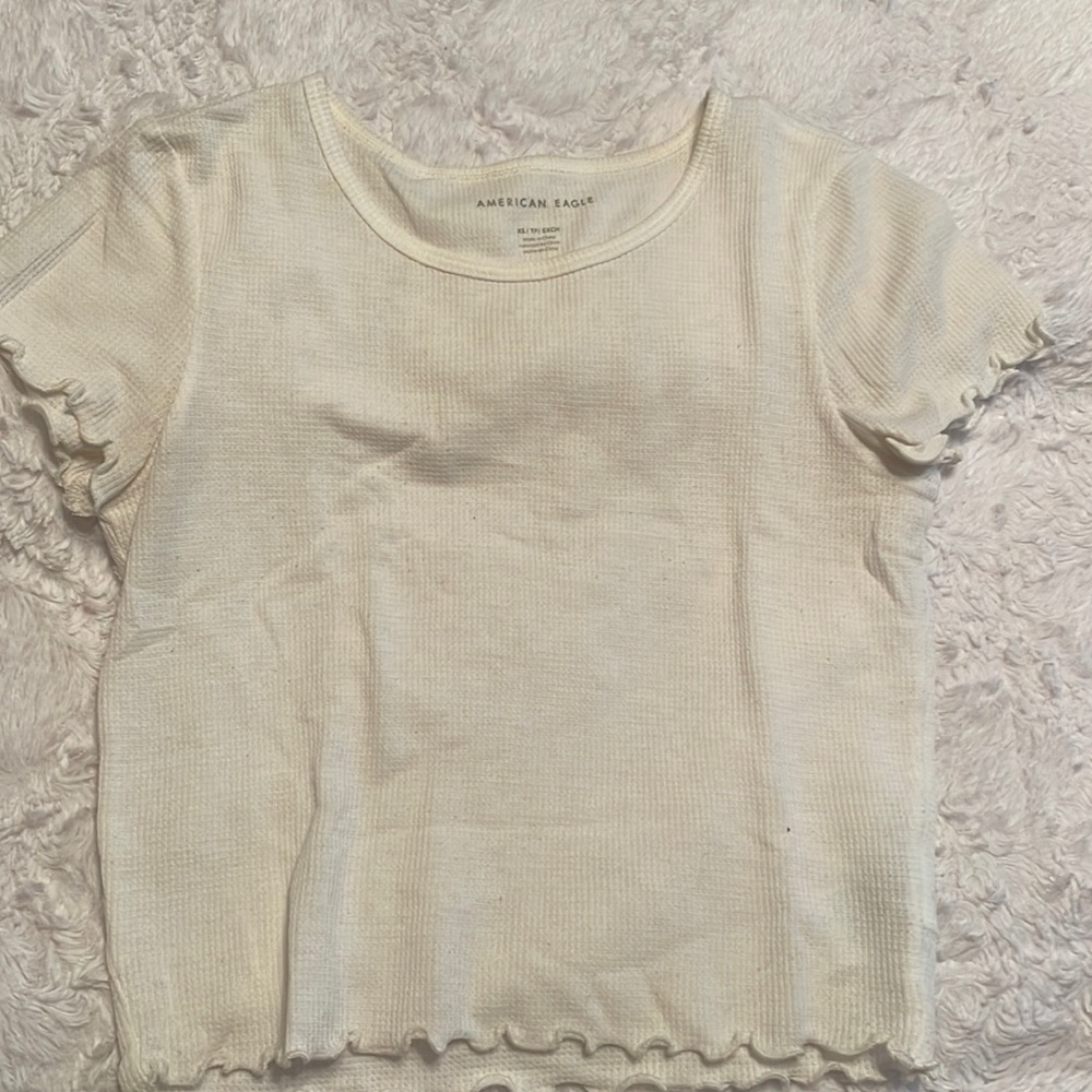 American Eagle White T-shirt. Size xs